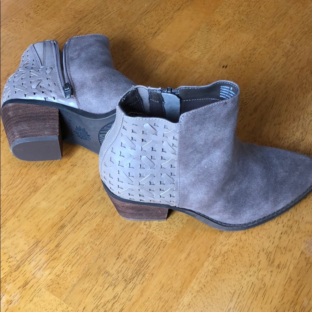 New, never worn. I do not have the box.